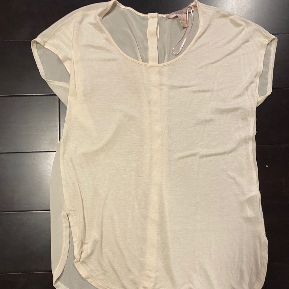 BUTTONED BACK BLOUSE